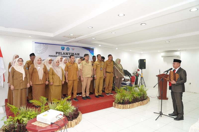 Suasana Pelantikan Pengurus Tim Pembina Posyandu Kota Ternate. (Ongky/Rakyatmu)