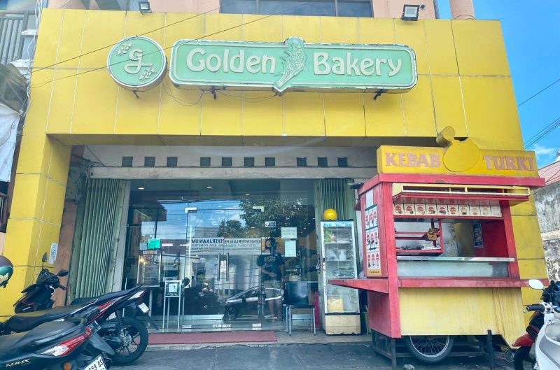 Toko Golden Bakery. (Rakyatmu)