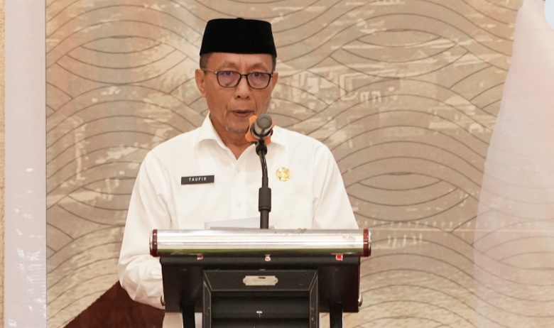 Plt. Kepala Bappelitbangda Kota Ternate, Taufik Jauhar saat Menyampaikan Laporan di Forum Perangkat Daerah dan Musrenbang RKPD.