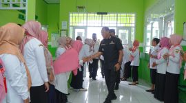 Wali Kota Tidore Kepulauan Muhammad Sinen didampingi Wakil Wali Kota Ahmad Laiman turun langsung mendengarkan keluhan dan kebutuhan para tenaga kesehatan di 4 Puskesmas yang berada di daratan Oba. (Istimewa)