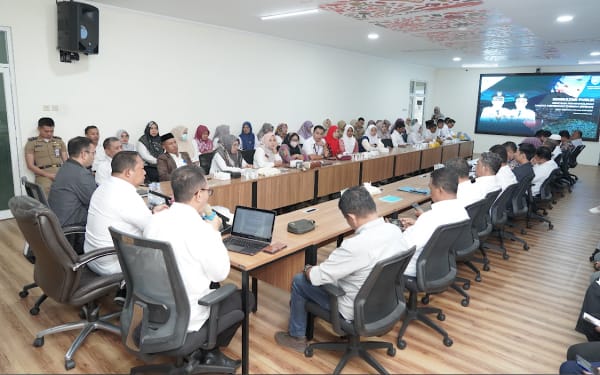 Konsultasi Publik Ranwal RPJMD 2025-2029 di Ruang Rapat Lantai II Kantor Bappelitbangda Kota Ternate.