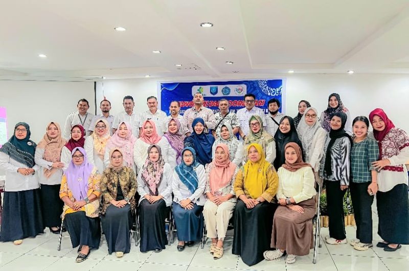 Foto Bersama Usai Rapat Advokasi dan Koordinasi di Aula Hotel Grand Majang Ternate. 