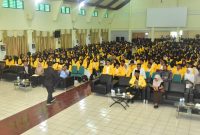 Sekda Kota Ternate Rizal Marsaoly saat Memaparkan Materi kepada Mahasiswa Unkhair.   