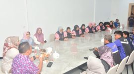 Sekretaris Daerah Kota Ternate, Rizal Marsoly didampingi Kepala Dinas Kesehatan Fathiyah Suma Rapat Bersama Ci Ojek dan Om Ojek yang Masuk dalam Program O'Mama