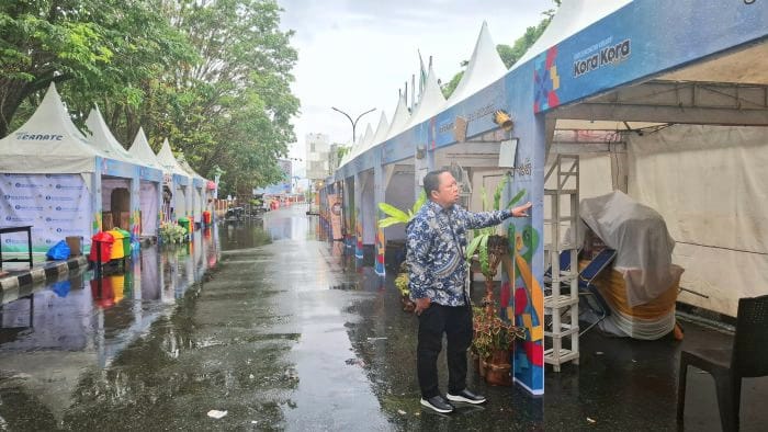 Sekda Kota Ternate, Rizal Marsaoly Pantau Kesiapan Pelaksanaan Festival Kora-Kora di Taman Nukila