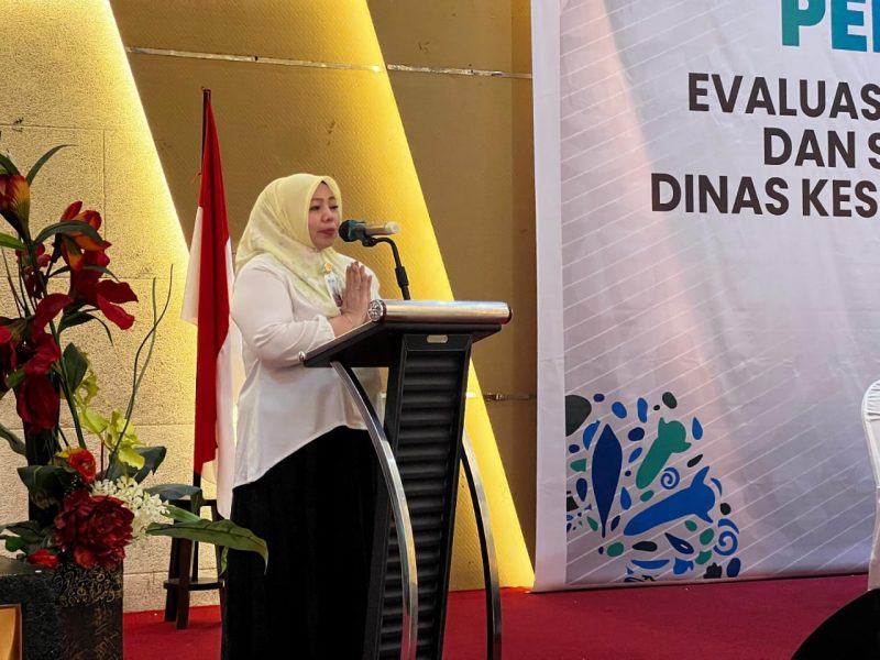 Kepala Dinas Kesehatan Kota Ternate, Dr. Fathiyah Suma saat Memberikan Sambutan di Pertemuan Evaluasi Intervensi Spesifik dan Sensitif Stunting