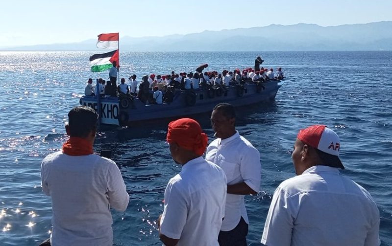 Massa dari kubu Presidum Rakyat Tidore bertolak ke Sofifi. (Dok Istimewa)