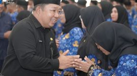 Sekda Kota Ternate, Dr. Rizal Marsaoly Bersama PPPK usai Upacara Pengambilan Sumpah/Janji ASN