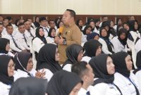 Sekda Kota Ternate, Dr. Rizal Marsaoly saat Memberikan Materi di Orientasi PPPK.