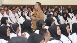 Sekda Kota Ternate, Dr. Rizal Marsaoly saat Memberikan Materi di Orientasi PPPK.