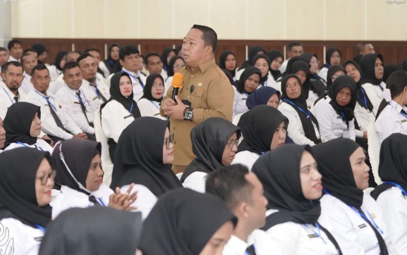 Sekda Kota Ternate, Dr. Rizal Marsaoly saat Memberikan Materi di Orientasi PPPK.