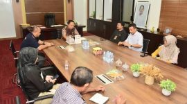 Rapat Bersama Perwakilan Warga Ubo Ubo Bahas Persoalan Lahan. 