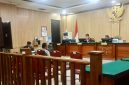 Suasana Sidang Pembacaan dakwaan oleh JPU Kejari Kepulauan Sula. (Rakyatmu)