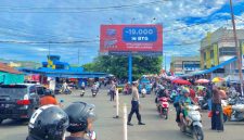 Satlantas Polres Kota Ternate saat Melakukan Penertiban Parkir Liar di Pasar Buah dan Barito. (Rakyatmu)
