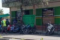 Kendaraan Roda Dua yang Parkir di Depan Toko Sederhana, Desa Fagudu, Kepulauan Sula. (Rakyatmu)