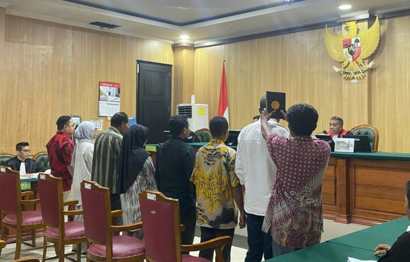 Tujuh Saksi Mengambil Sumpah dalam Sidang Lanjutan Kasus Dugaan Korupsi BTT Kabupaten Kepulauan Sula. (Rakyatmu)