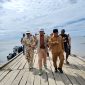 Bupati Buru Dijemput Pejabat Pemkab Kepulauan Sula di Pelabuhan Speed Boat, Desa Fagudu. (Rakyatmu)