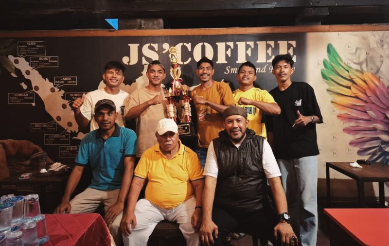 Tim Safat di acara ramah tamah usai meraih juara II pada Turnamen Doin Cup XI cabang olahraga bola voli. (rakyatmu) 