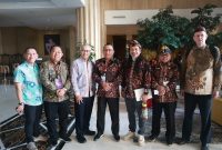 Wali Kota Ternate Didampingi Sekda Rizal Marsaoly bersama Direktur  Eksekutif JKPI Nanang Asfarinal di Acara Pembukaan Rakernas dan Seminar JKPI di Yogyakarta