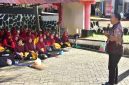Sekda Kota Ternate, Dr. Rizal Marsaoly saat Menjadi Narasumber di Kegiatan PKKMB Fakultas Hukum Unkhair Ternate. (Atu for Rakyatmu)