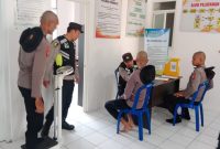 Anggota Remaja Samapta saat Menjalani Pemeriksaan Kesehatan. (Rakyatmu) 