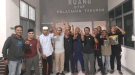 Warga Adat Maba Sangaji di Ruang Staf Pelayanan Tahanan. (Rakyatmu)
