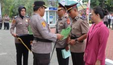 Kapolres Kepulauan Sula AKBP Kodrat Muh Hartanto Pimpin Serah Terima Jabatan Lingkup Polres Kepulauan Sula. (Rakyatmu)