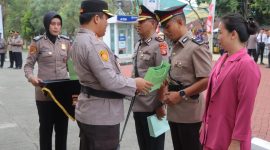 Kapolres Kepulauan Sula AKBP Kodrat Muh Hartanto Pimpin Serah Terima Jabatan Lingkup Polres Kepulauan Sula. (Rakyatmu)