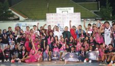 Foto Bersama Pemain di Turnamen Bola Basket Festival Olahraga II KONI Kota Ternate di Lapangan Basket Stadion. (Ko Edo for Rakyatmu)