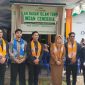 Manajemen PT. Octarine Creativescent Indonesia bersama Kepala Sekolah dan Guru SD Islam Terpadu Insan Cendekia Kepulauan Sula. (Rakyatmu)