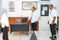 Sekda Kota Ternate Melakukan Pengecekan Fasilitas dan Ruang Pelayanan di Puskesmas Kalumata. (Ewin for Rakyatmu)