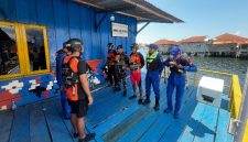Tim SAR Tobelo saat Melakukan Pencarian Orang Hilang di Laut Halmahera Utara. (Basarmas for Rakyatmu)
