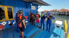 Tim SAR Tobelo saat Melakukan Pencarian Orang Hilang di Laut Halmahera Utara. (Basarmas for Rakyatmu)