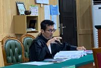 JPU Kejari Kepulauan Sula, Aziz di Sidang Pemeriksaan Saksi, Pengadilan Negeri Ternate. (Rakyatmu)