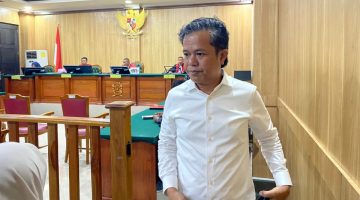 Foto Muhammad Khairul Akbar alias Puang saat Menghadiri Sidang Kasus Dugaan Korupsi BTT Kepulauan Sula di PN Ternate pada 22 September 2025. (Rakyatmu)