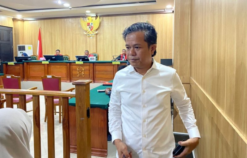 Muhammad Khairul Akbar alias Puang Menghadiri Sidang Kasus Dugaan Korupsi BTT Kepulauan Sula di PN Ternate. (Rakyatmu)