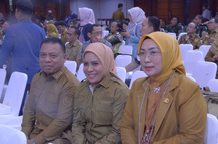 Bupati Kepulauan Sula, Fifian Adeningsih Mus saat mengikuti Rakor Percepatan pelaksanaan program hilirisasi komoditas prioritas perkebunan. (Rakyatmu)