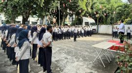 Sekda Kota Ternate, Rizal.Marsaoly saat Pimpin Apel Pagi di Dinas Perhubungan Kota Ternate. (Rakyatmu)