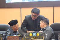 Wali Kota Ternate, M. Tauhid Soleman, Ketua DPRD, Rusli A. Imm, Sekwan Aldhy Ali (Tengah)