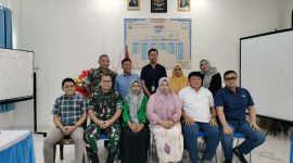 Kepala Dinkes Kota Ternate Fathiyah Suma saat Melakukan Pertemuan dengan Berbagai Pihak Bahas Terkait Penumpukan Lima Medis di Fasyankes. (Rakyatmu) 