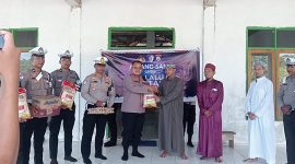 Polantas Pulau Taliabu Serahkan Sembako ke Pondok Pesantren Al Fatah Desa Kilong. (Rakyatmu) 