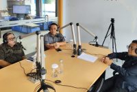 Kepala Dinas Perhubungan, Mochtar Hasim  (Tengah) Ketua Komisi I, Muzakir Gamgulu dan Kabag Kerjasama, Chairul S. Arief. (Istimewa)