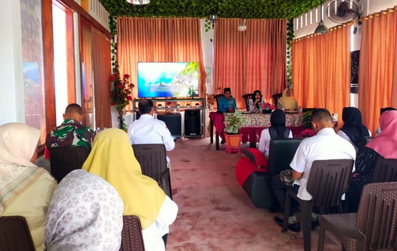 Para Pemangku Kepentingan dan Mitra Kerja DPPKB Kepulauan Sula mengikuti Advokasi Program Bangga Kencana. (rakyatmu)