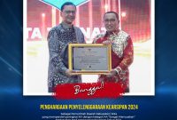 Wali Kota Ternate, M. Tauhid Soleman Terima Pengharaan dari Kepala ANRI Dr. Mego Pinandito