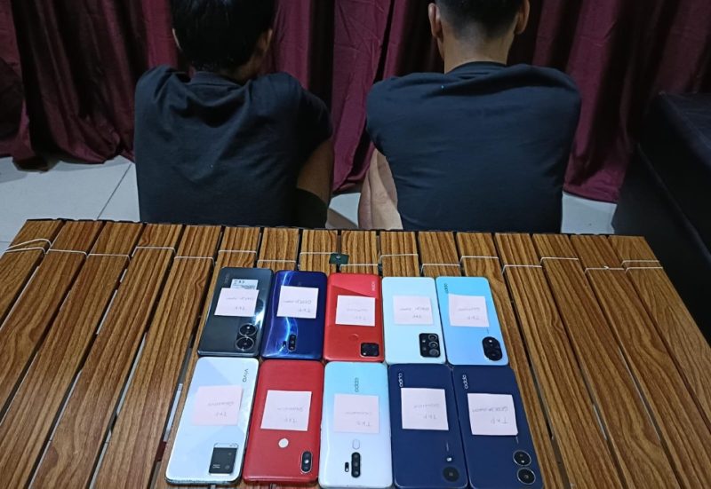 Polisi Mengamankan Dua Orang Terduga Pelaku Pencurian Handphone di Kota Ternate. (Rakyatmu)