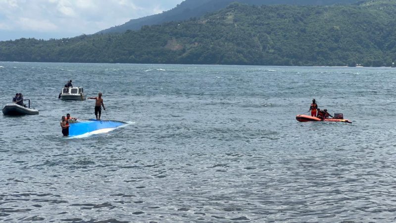 Long boat saat dievakuasi Tim SAR Gabungan. Dok; Basarnas Ternate
