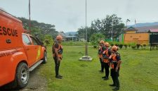 Tim SAR Halmahera Selatan saat Melakukan Persiapan Melakukan Pencarian Korban. (Dok. Tim Sar for Rakyatmu)