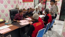 Polres Ternate saat Limpahkan kasus tindak pidana pencurian ke Kejari. (Rakyatmu)