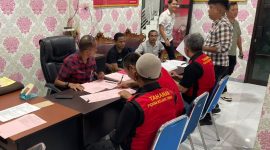 Polres Ternate saat Limpahkan kasus tindak pidana pencurian ke Kejari. (Rakyatmu)