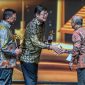 Direktur Utama Harita Nickel Roy Arman Arfandy bersama Komisaris Utama Harita Nickel Donald J Hermanus menerima Penghargaan Subroto 2025 dari Kementerian Energi dan Sumber Daya Mineral, diwakili oleh Kepala Badan Geologi, Dr.Ir.Muhammad Wafid A.N.,M.Sc pada Jumat 24 Oktober 2025 malam di Jakarta